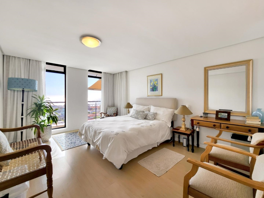 3 Bedroom Property for Sale in Sea Point Western Cape